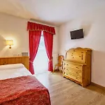 Aquila Szálloda 3*