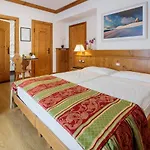 Aquila 3* Cortina dʼAmpezzo