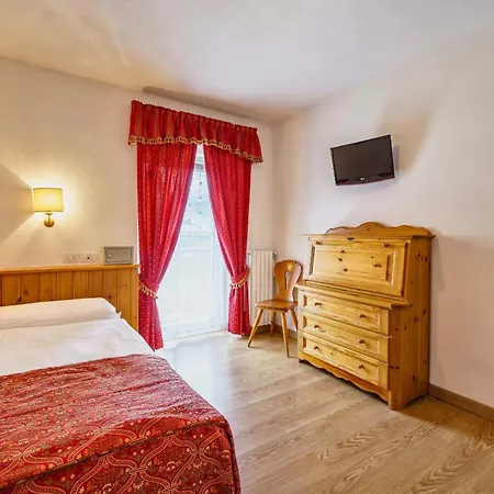 Aquila Hotel 3*