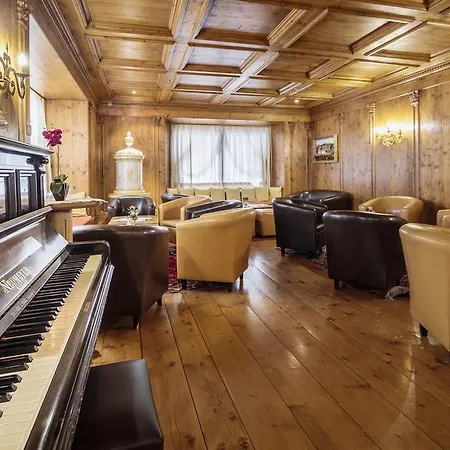 Aquila Cortina dʼAmpezzo