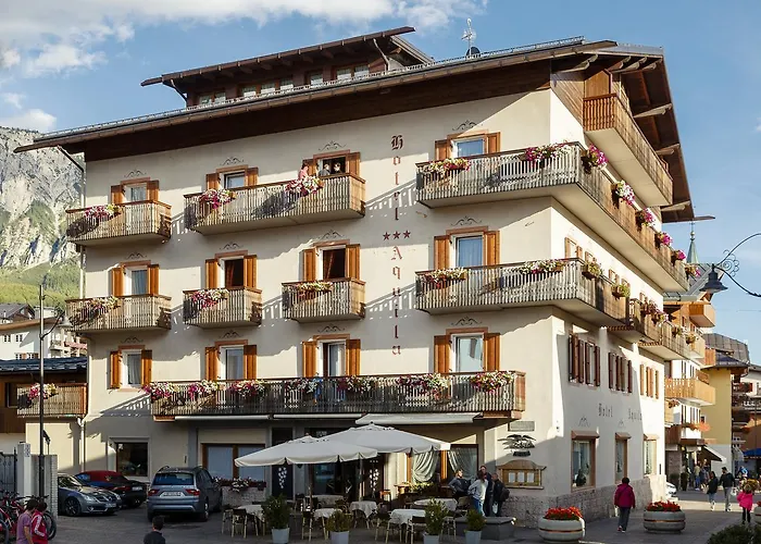 ホテル アクイラ 3*