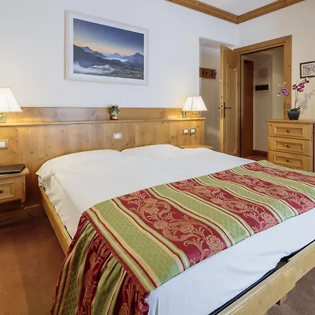 아퀼라 3* 코르티나 담페조