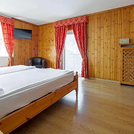 Aquila Hotel 3*