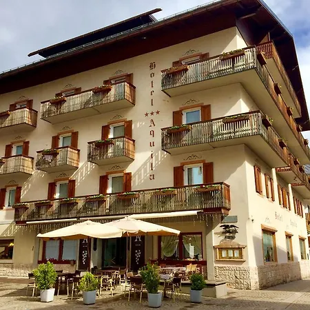 호텔 아퀼라 코르티나 담페조