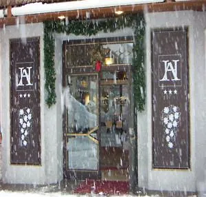 Aquila Hotell 3*