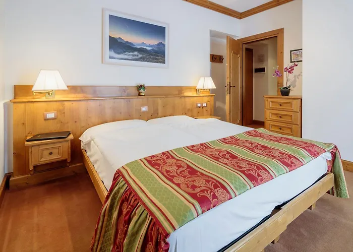 Aquila Cortina dʼAmpezzo